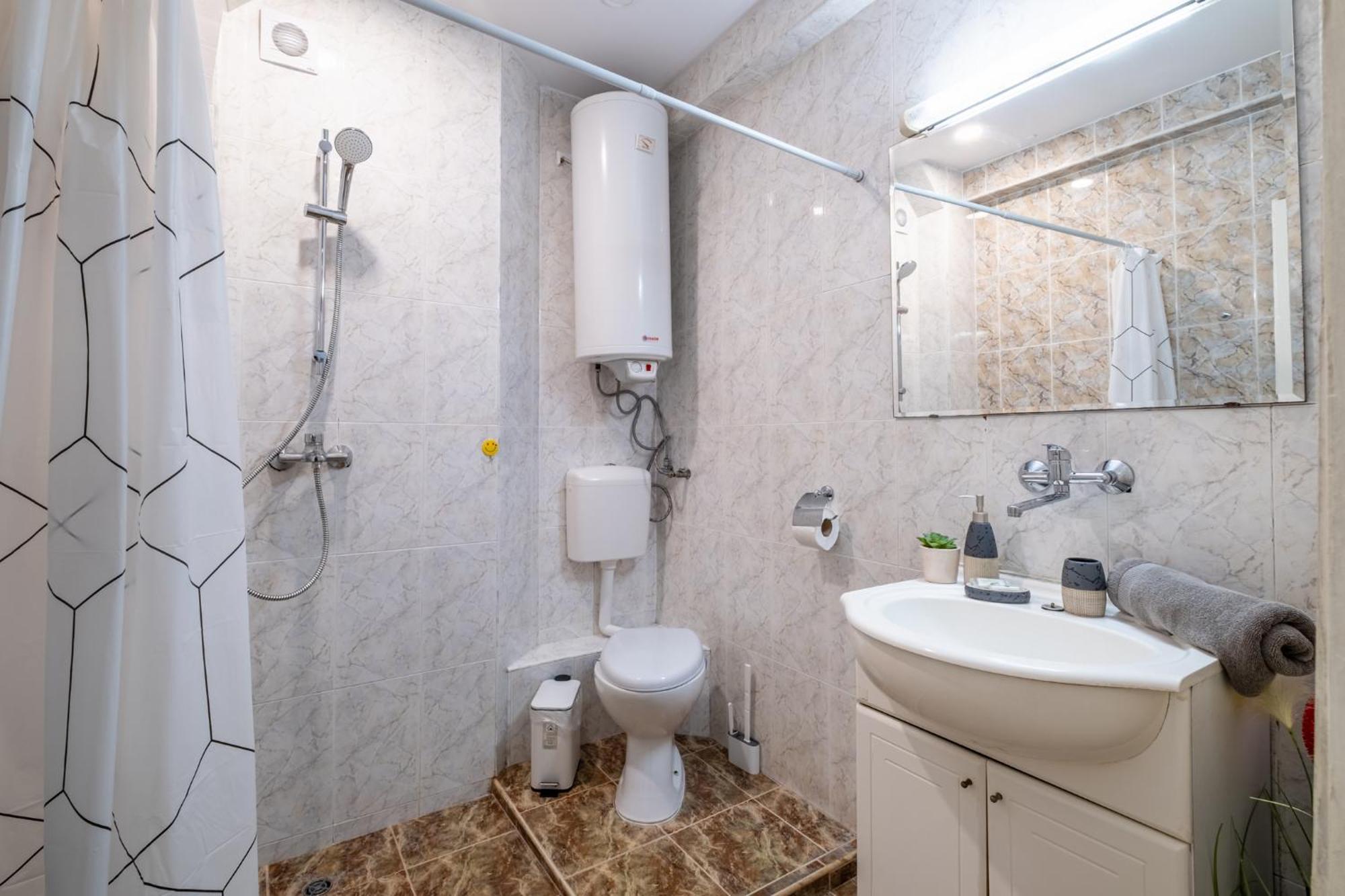 Lovely Art Apartment - Victory Varna Buitenkant foto